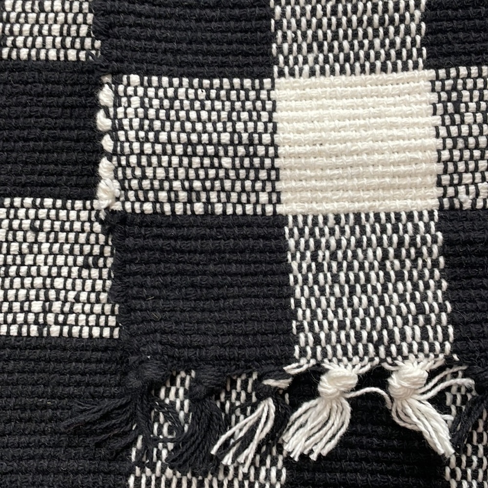 Table Runner - Picture 3 of 4